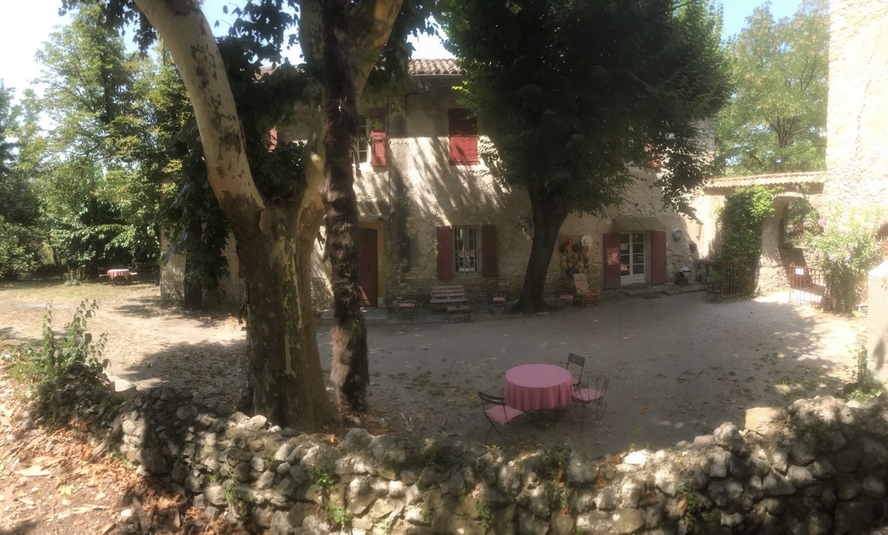 La cours